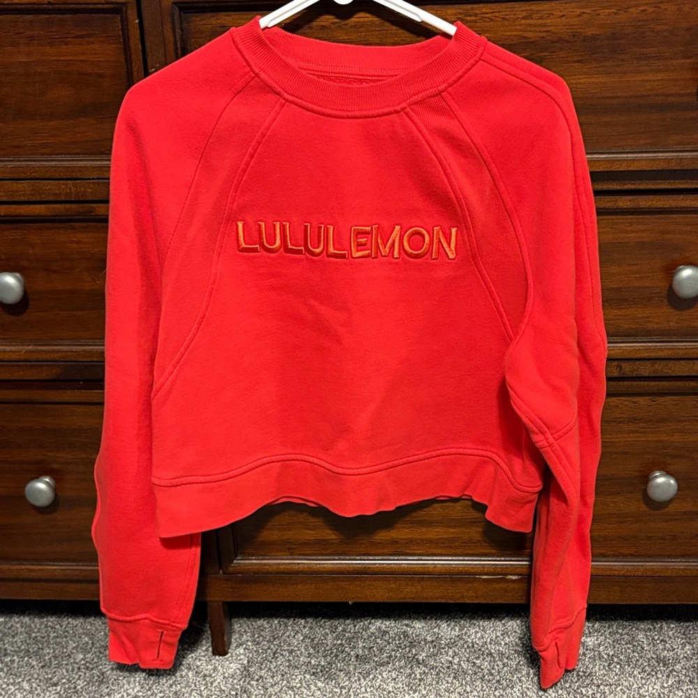 Lululemon Graphic Crew